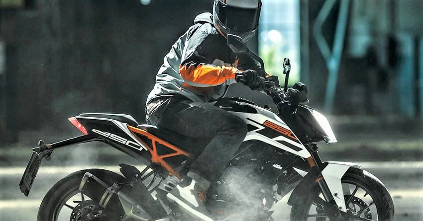 ktm 250 duke on road price